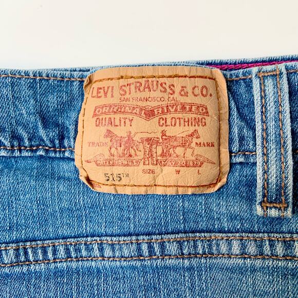 LEVI'S VINTAGE Mid Rise Light Wash Cotton Jean Shorts Women's Size 10 Medium - Picture 11 of 12